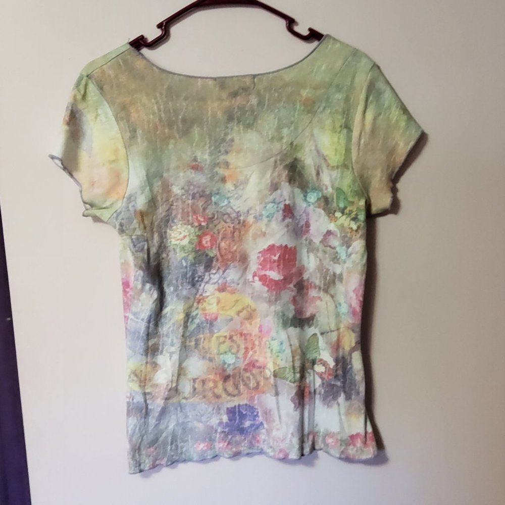 Unity World Short Sleeve Top - Picture 2 of 4